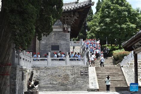  Wangwu Mountain - En mystisk bergstopp med historiska tempel!